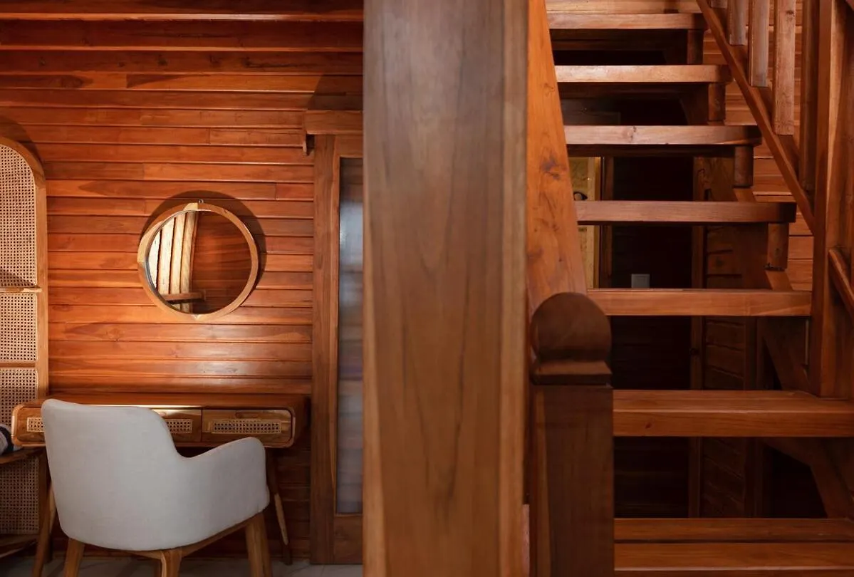 Luh Adi Villa 2, Modern Balinese Wooden House Close To Uluwatu And Some Beaches Indonesia